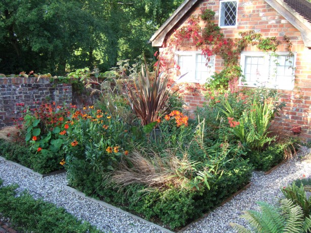 Simple Landscape Ideas - Parterre Garden Flower Beds