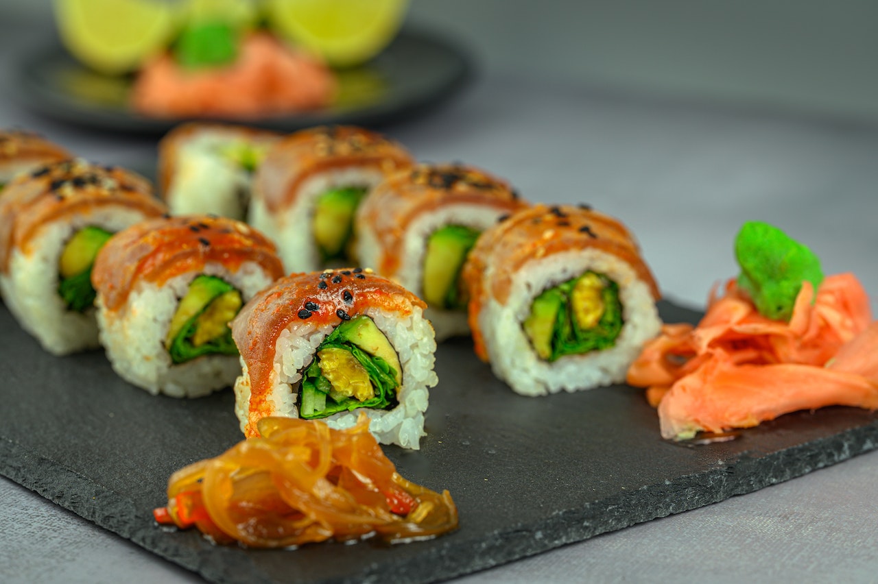 how-to-make-sushi-rolls-tokyo-style-sushi-how-to-make-sushi-rolls-like-a-pro-sushi-rolls-served-on-a-concrete-tray-leisure-home-cooking-uniqsource-com