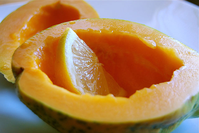 Skin Lightening Home Remedies – Basics and Recommendations - Papaya Fruit